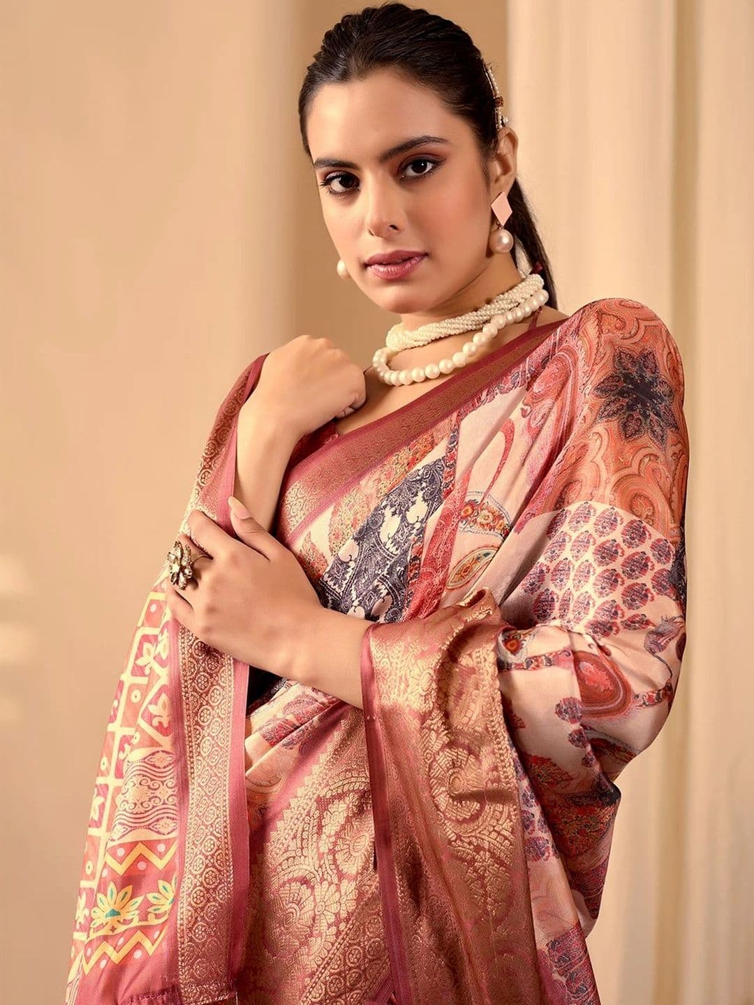Mitera Zari Silk Blend Designer Saree thumbnail 2