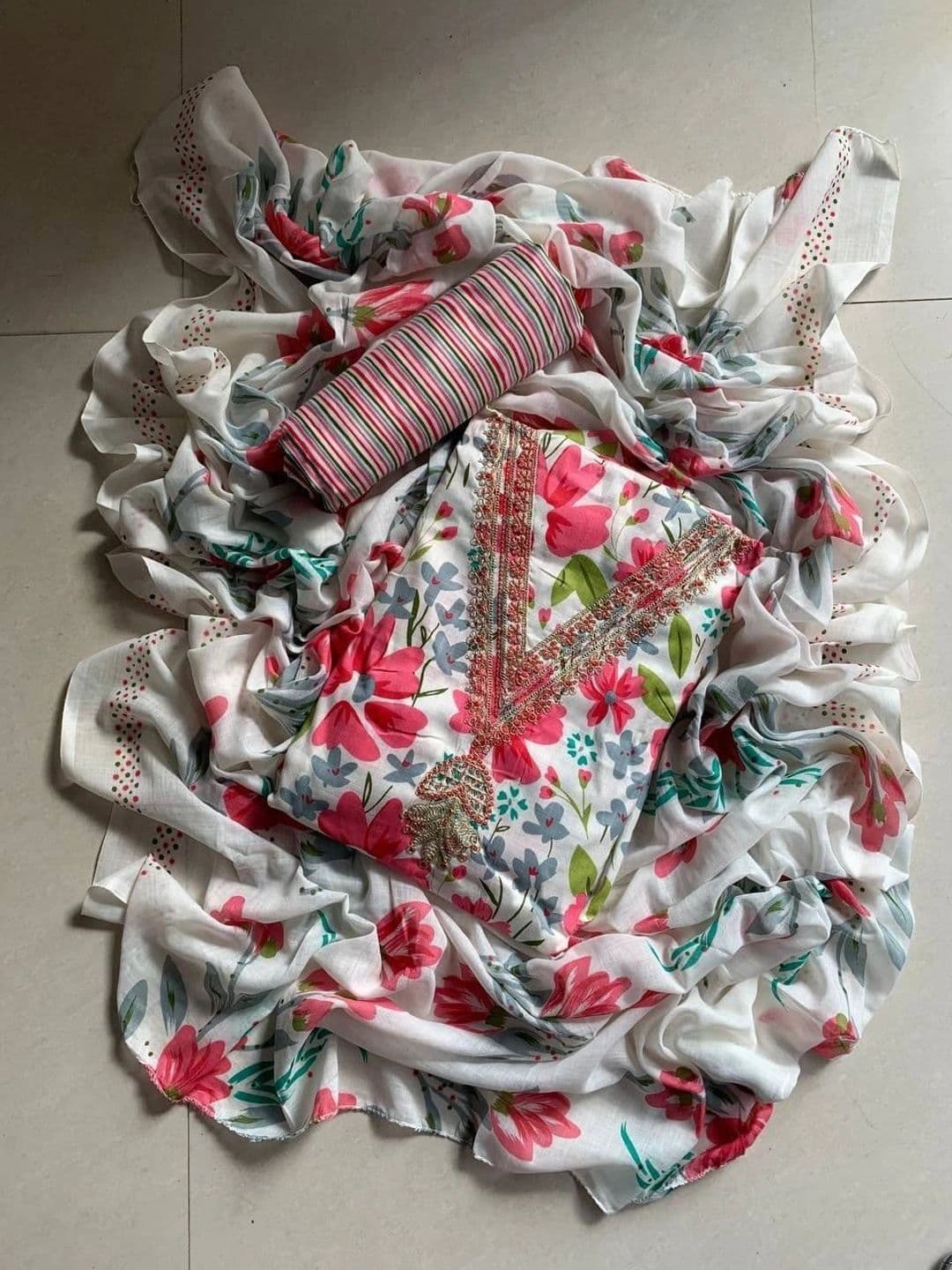 style loft Unstitched Dress Material thumbnail 4