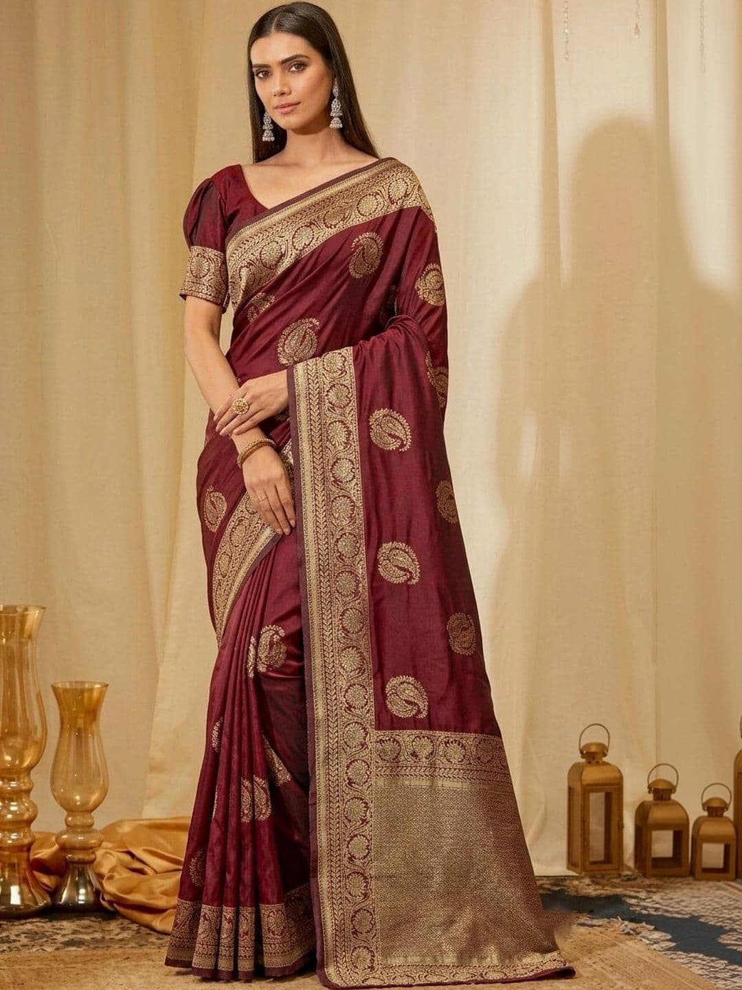 UMANTA Woven Design Zari Silk Blend Banarasi Saree - view 1