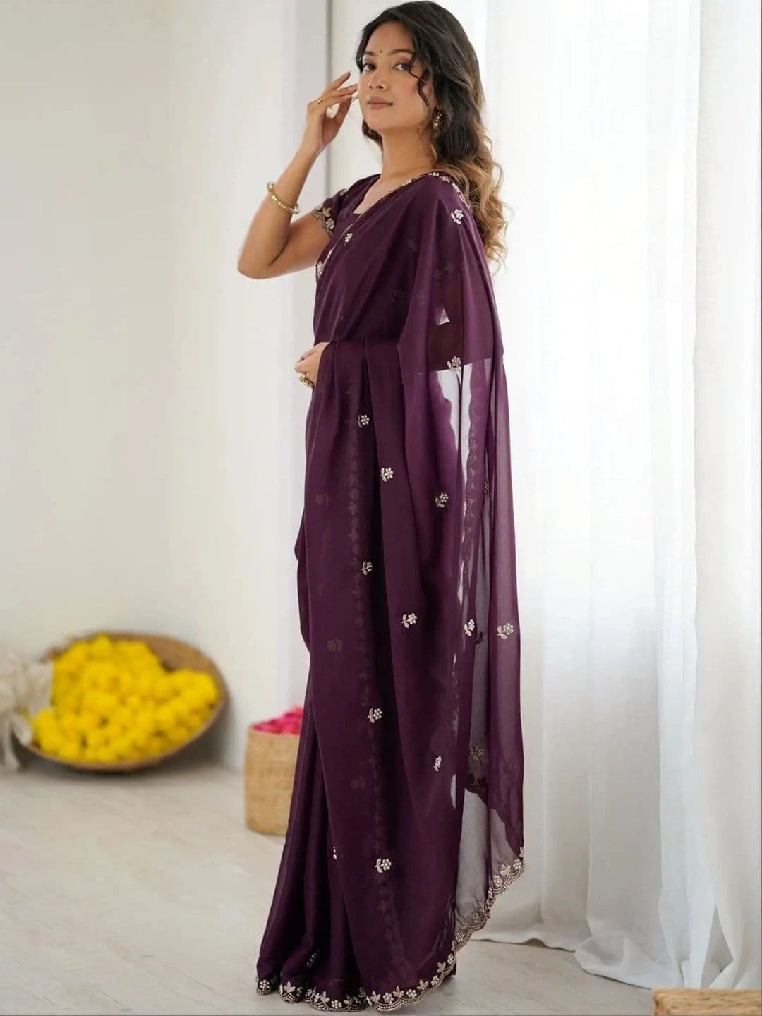 priyashi Floral Embroidered Poly Georgette Saree thumbnail 4