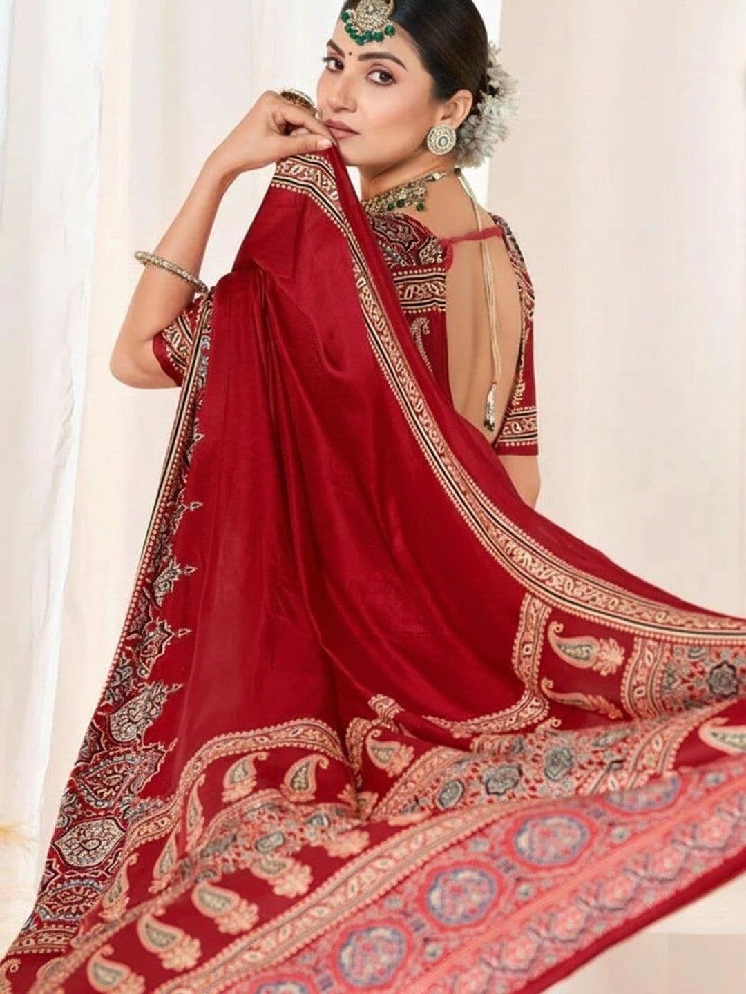 NARIVESH TRENDS Paisley Art Silk Saree thumbnail 4