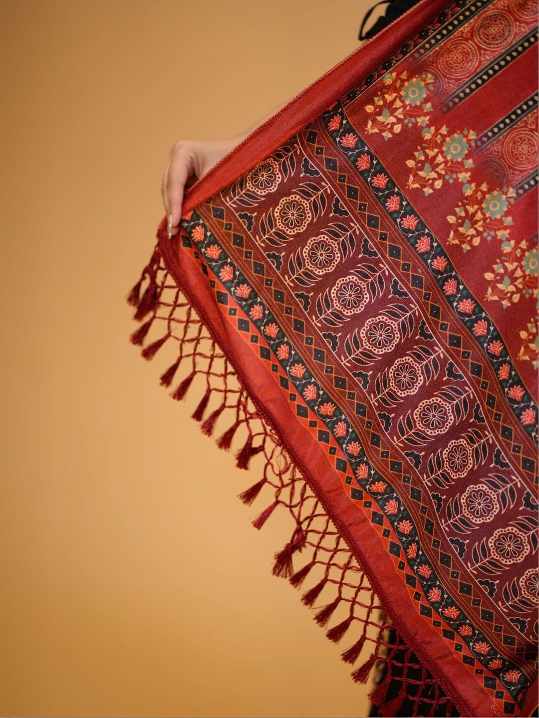 S.T. Women Ethnic Motifs Printed Velvet Shawl thumbnail 3