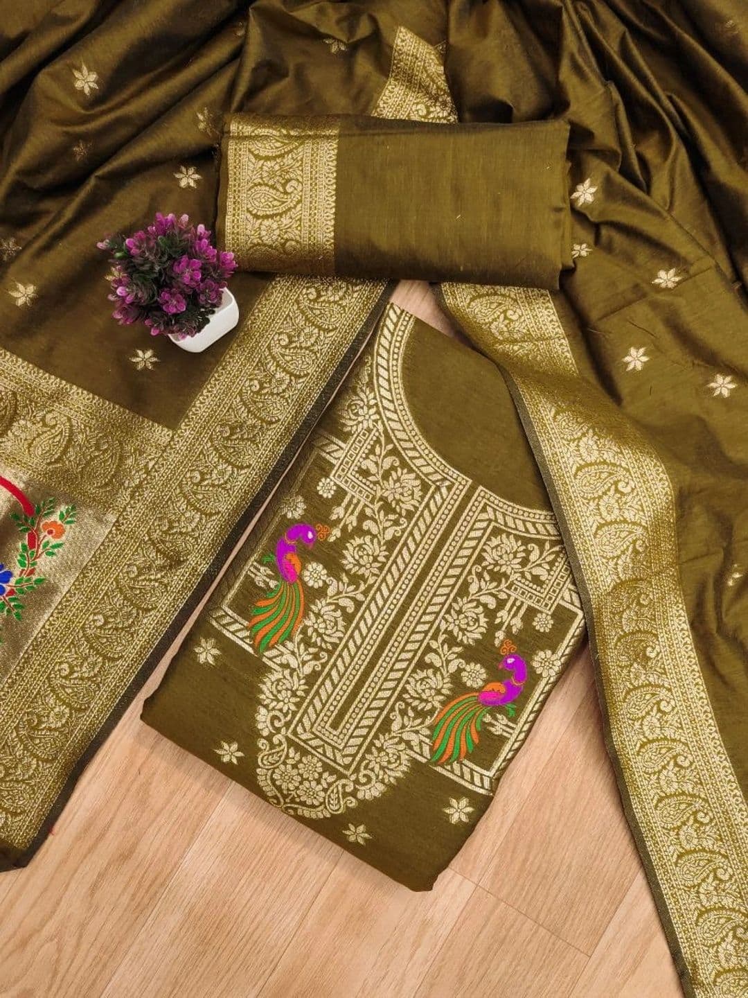 KALINI Pure Cotton Unstitched Dress Material thumbnail 3