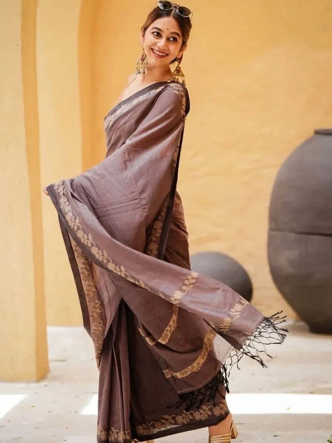 saneria silk Floral Linen Blend Bagru Saree thumbnail 4