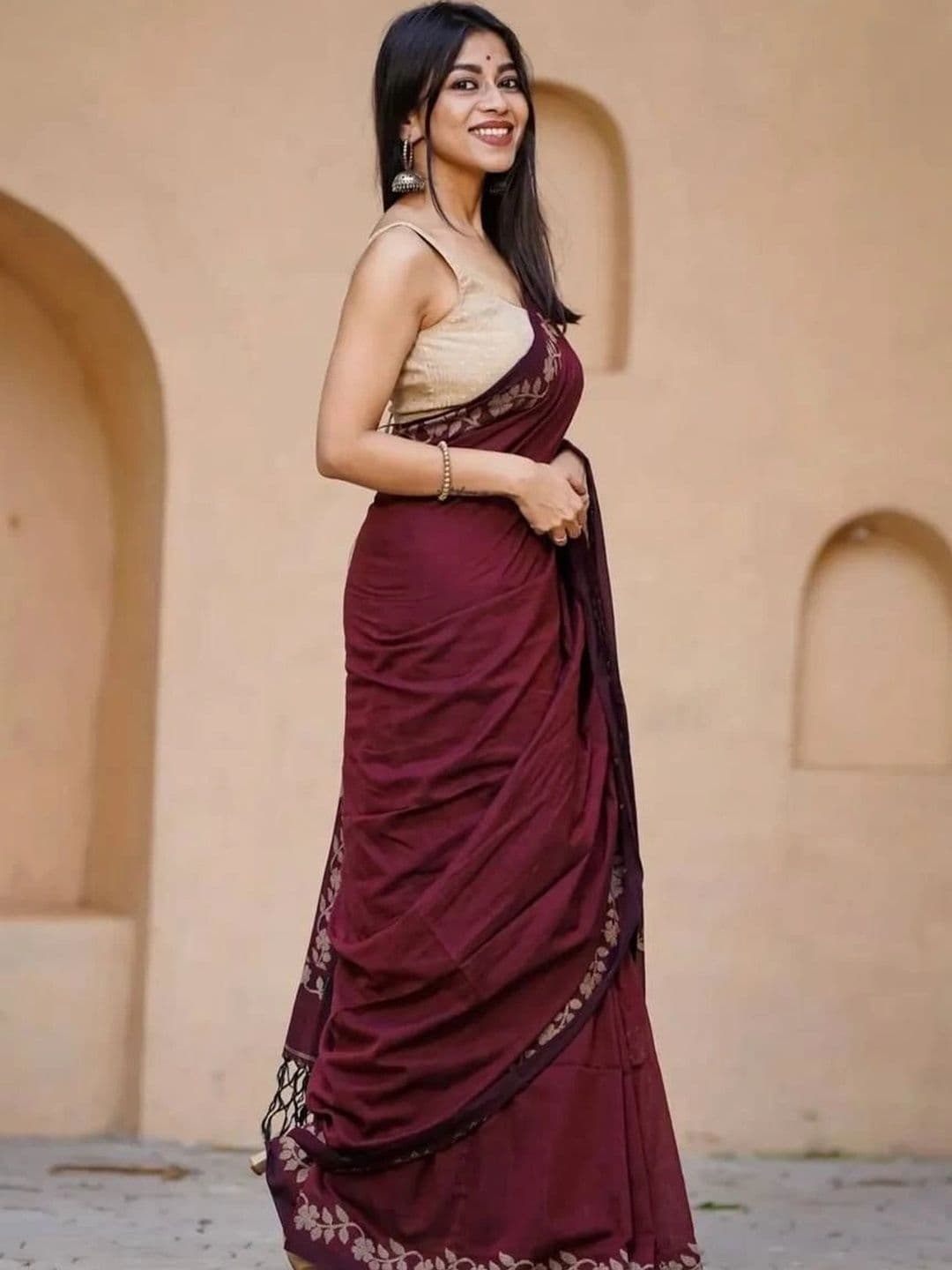 saneria silk Women Floral Linen Blend Bagru Saree thumbnail 2