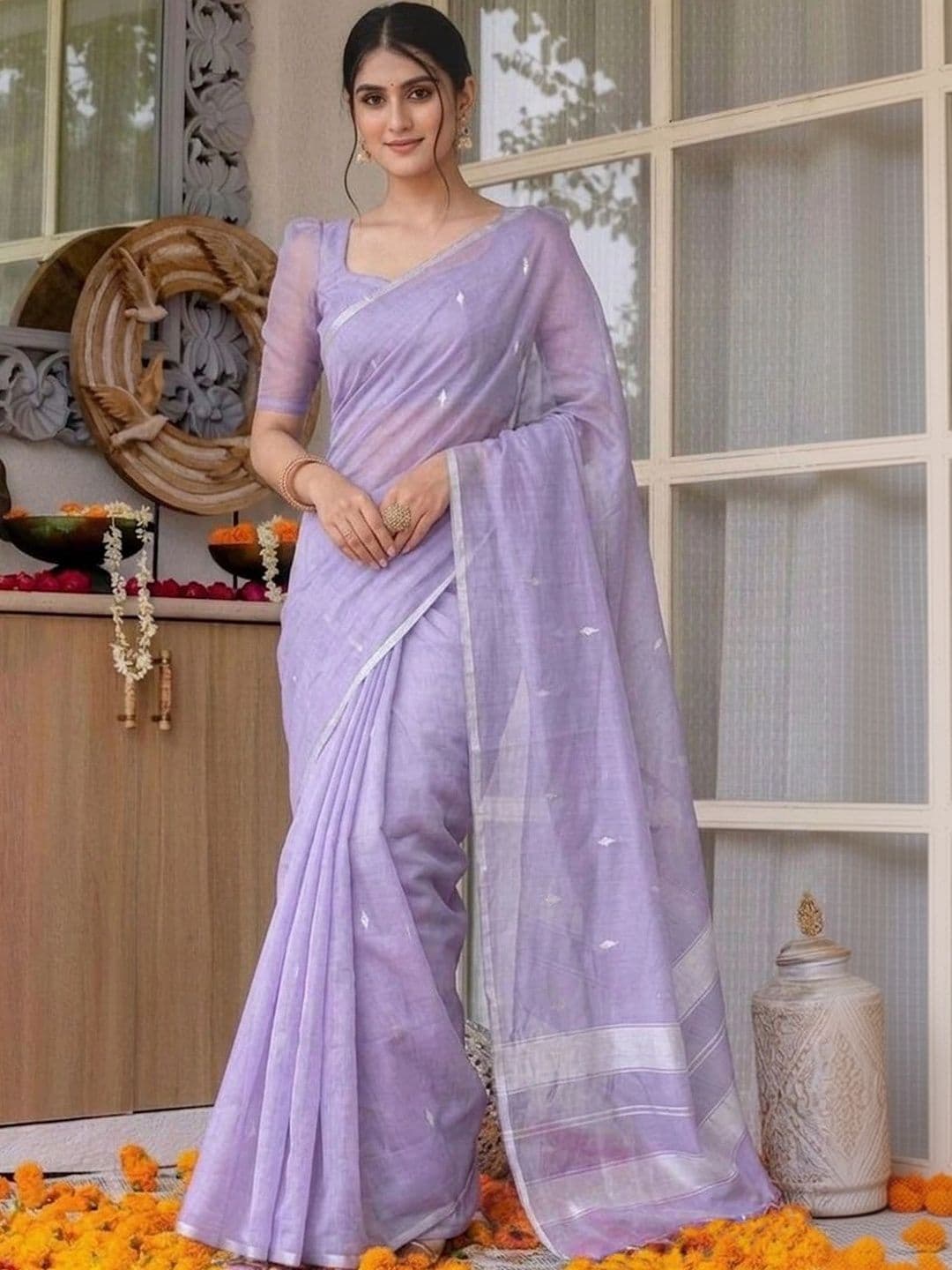 UMANTA Woven Design Zari Silk Blend Banarasi Saree thumbnail 6
