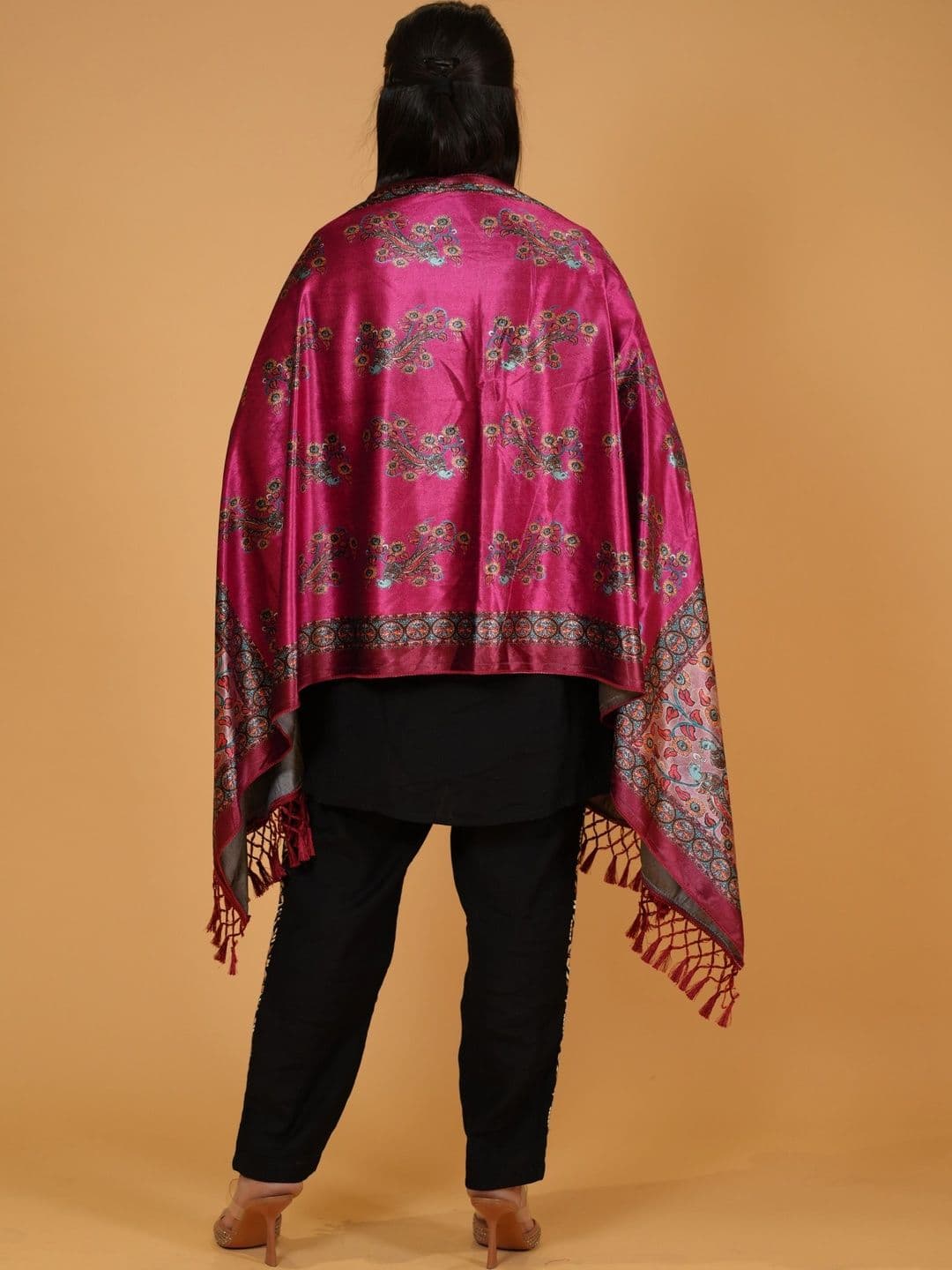SHIFNEEN Women Paisley Printed Velvet Shawl thumbnail 2