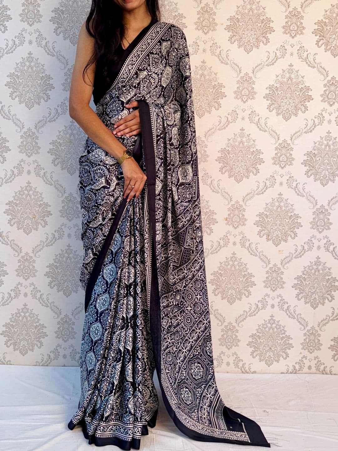 NARIVESH TRENDS Art Silk Saree - view 1