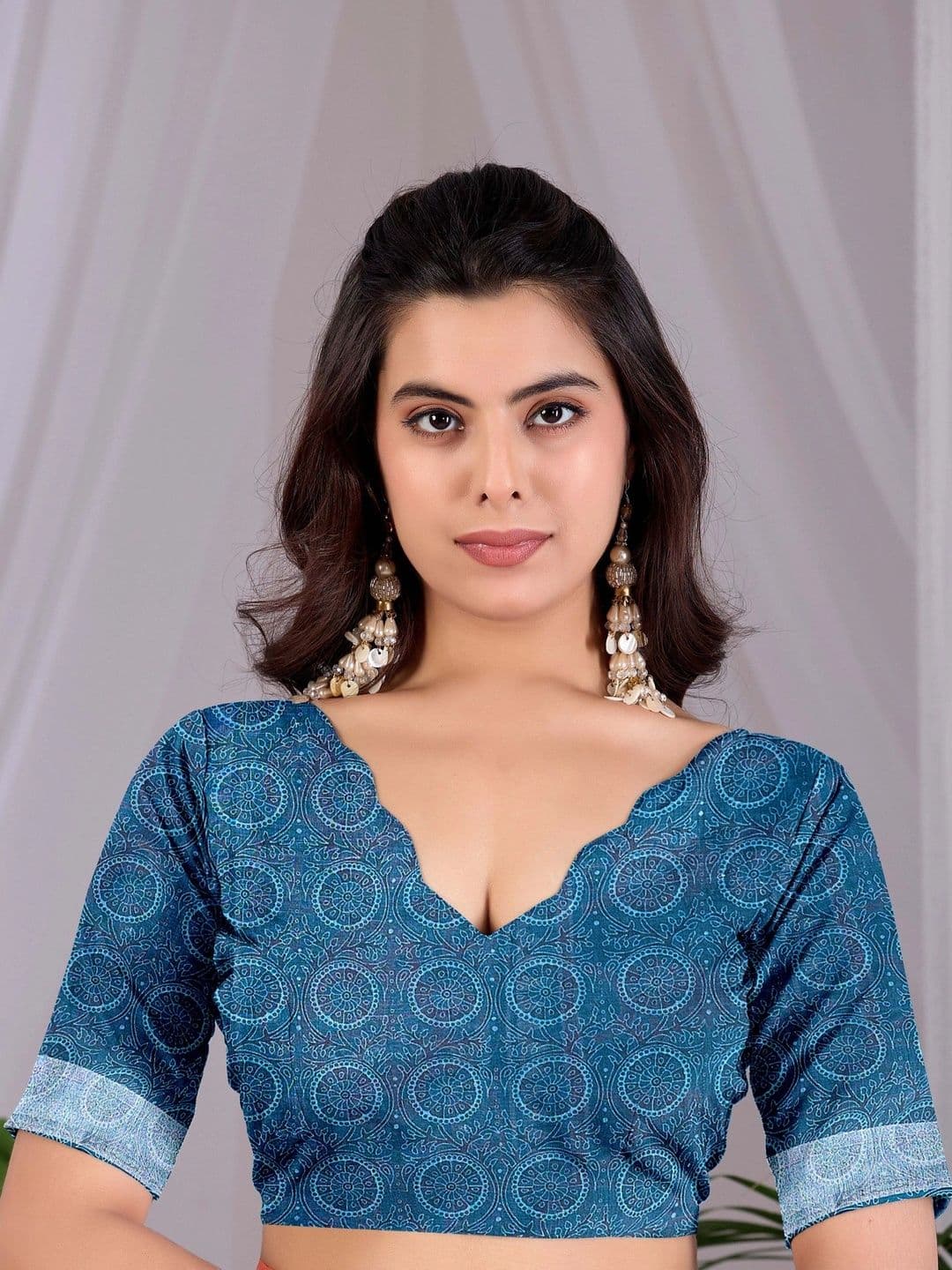 DIVASTRI Zari Linen Blend Designer Saree thumbnail 4