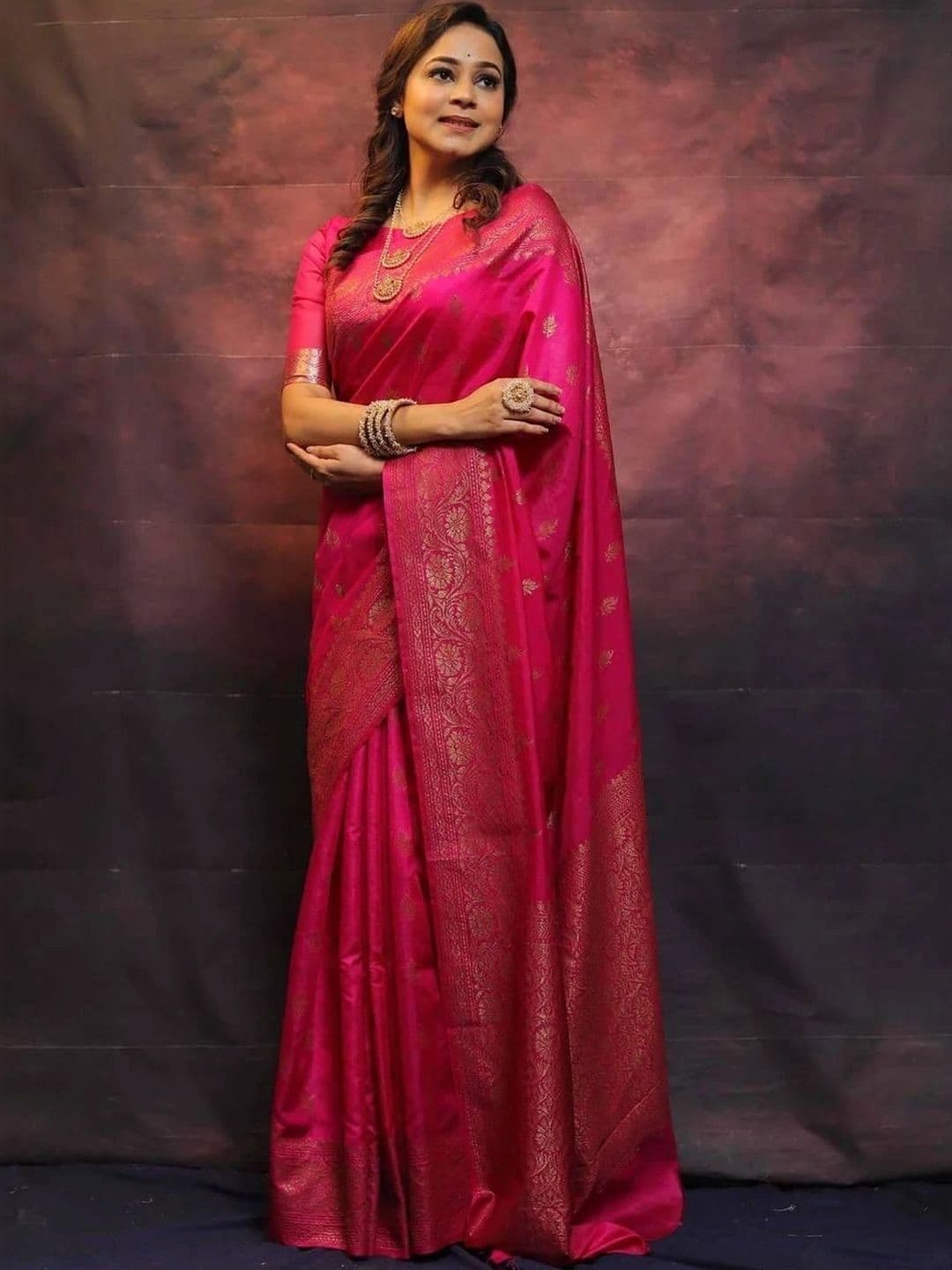 NARIVESH TRENDS Woven Design Zari Silk Cotton Saree thumbnail 3