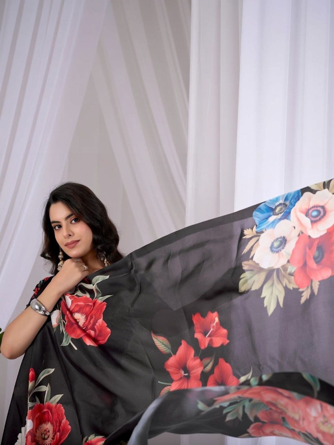 DIVASTRI Floral Satin Designer Saree thumbnail 4