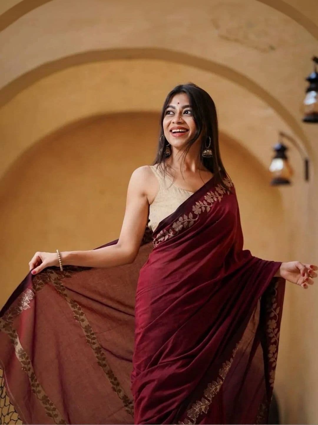 saneria silk Women Floral Linen Blend Bagru Saree thumbnail 6