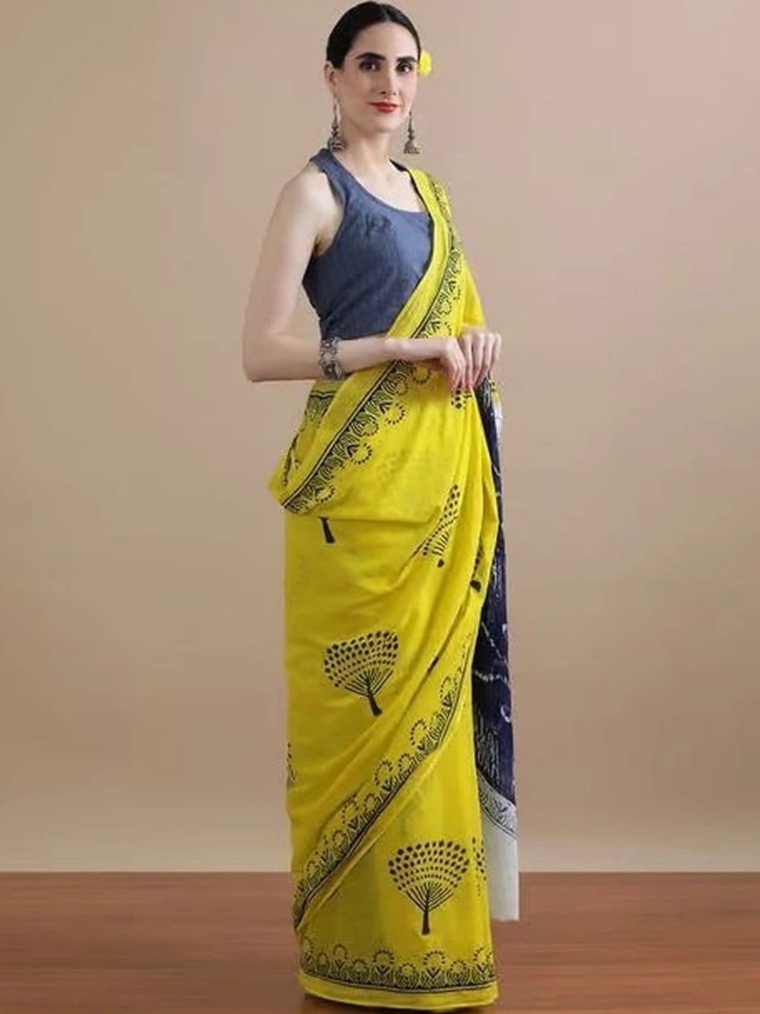 MITITA FASHION Ethnic Motifs Saree thumbnail 2