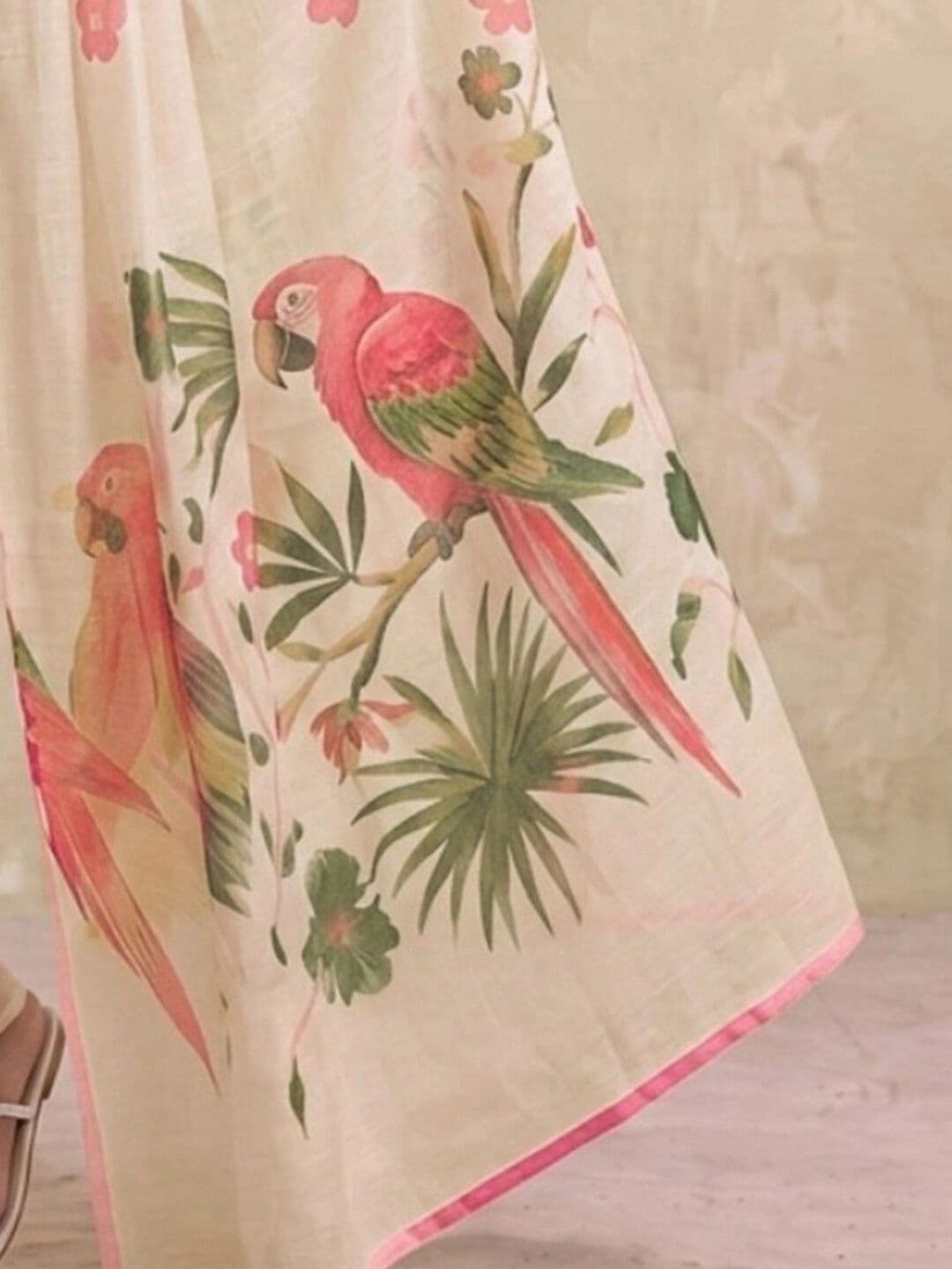 SAARA Floral Pure Linen Saree thumbnail 4
