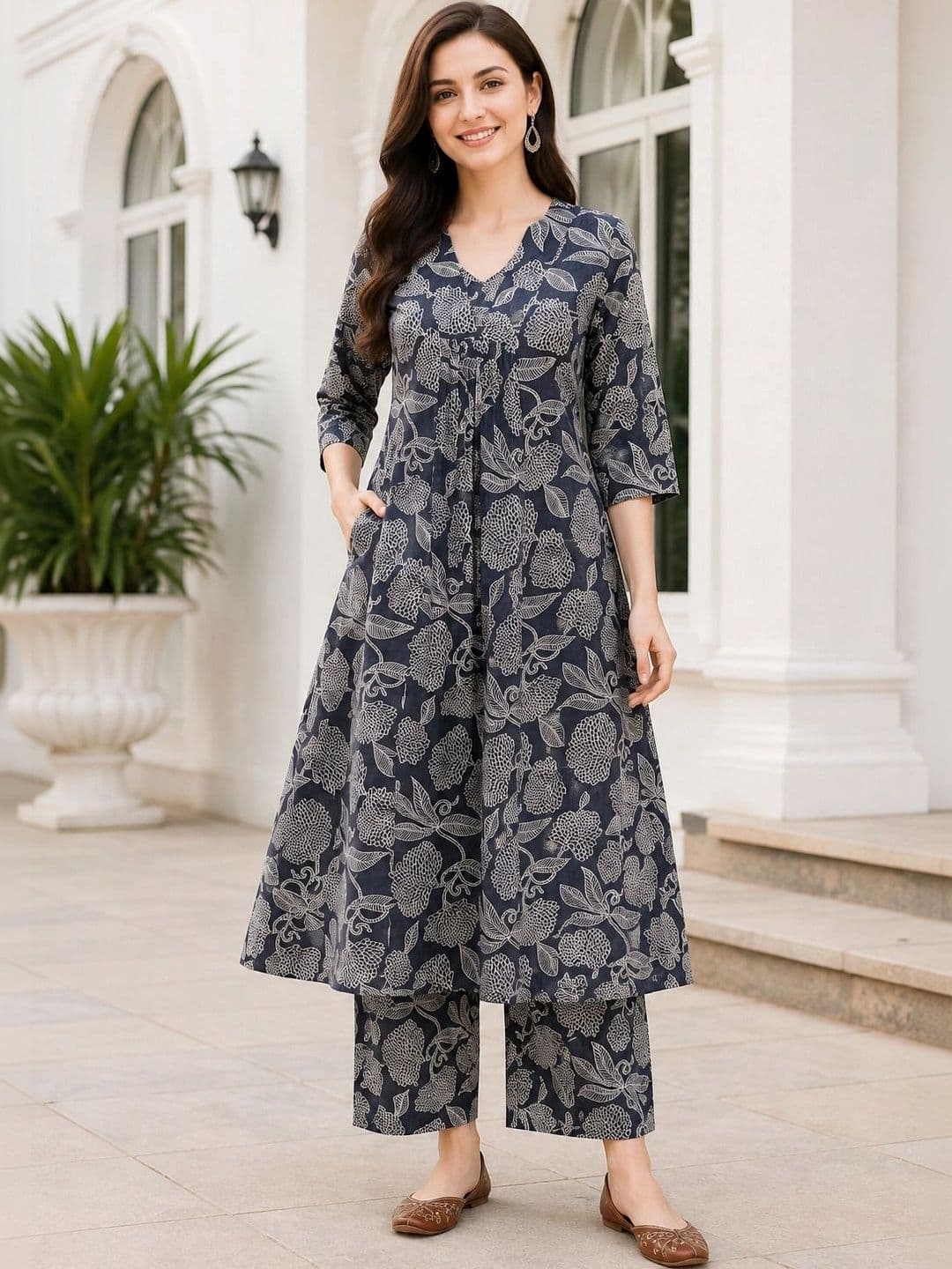 DSK STUDIO Women Floral Printed Regular Kurta with Palazzos thumbnail 3