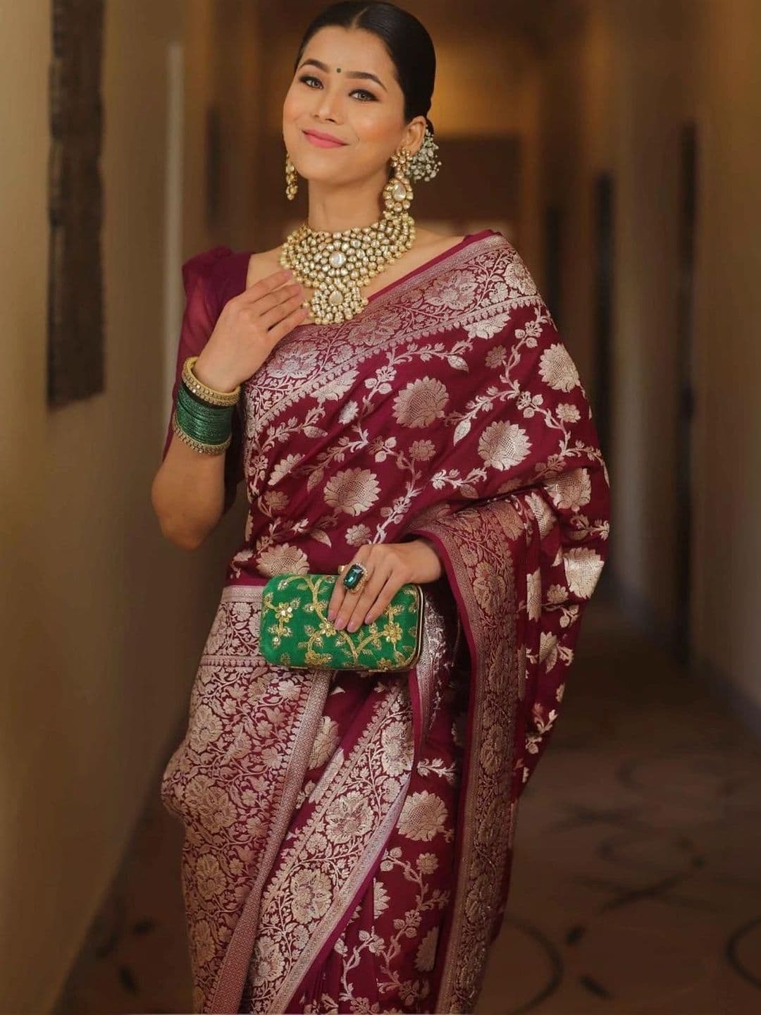 NARIVESH TRENDS Zari Silk Cotton Saree thumbnail 2