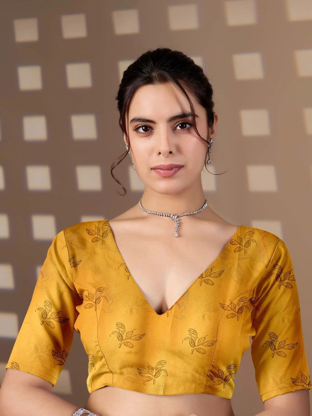 DIVASTRI Floral Satin Designer Saree thumbnail 6
