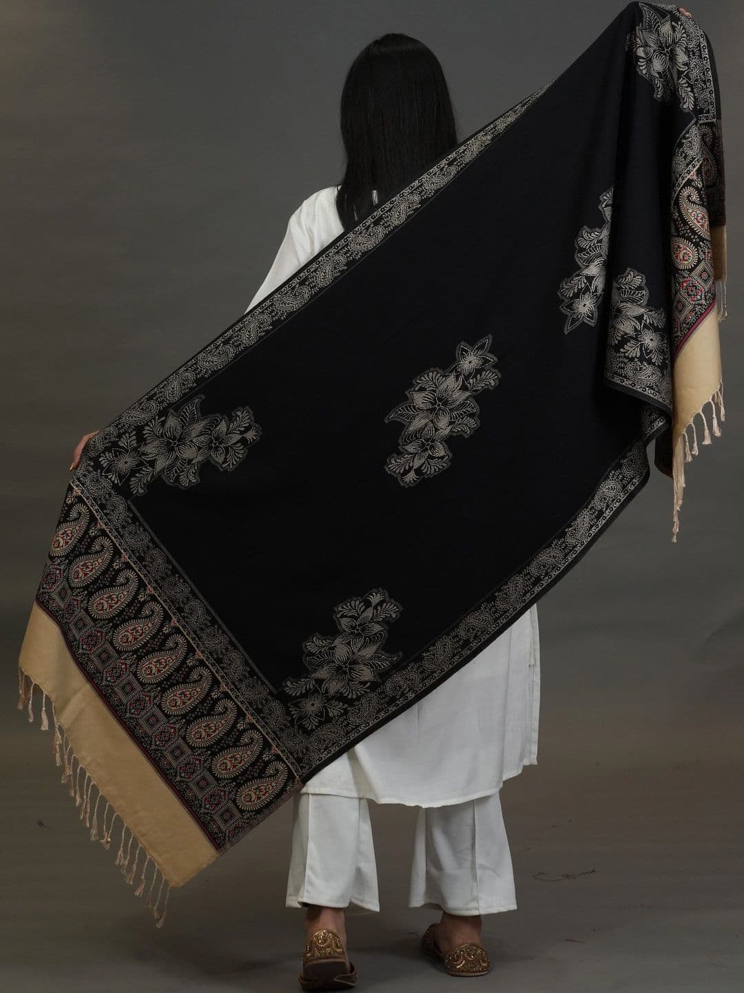 SHIFNEEN Women Paisley Printed Acrylic Shawl thumbnail 3