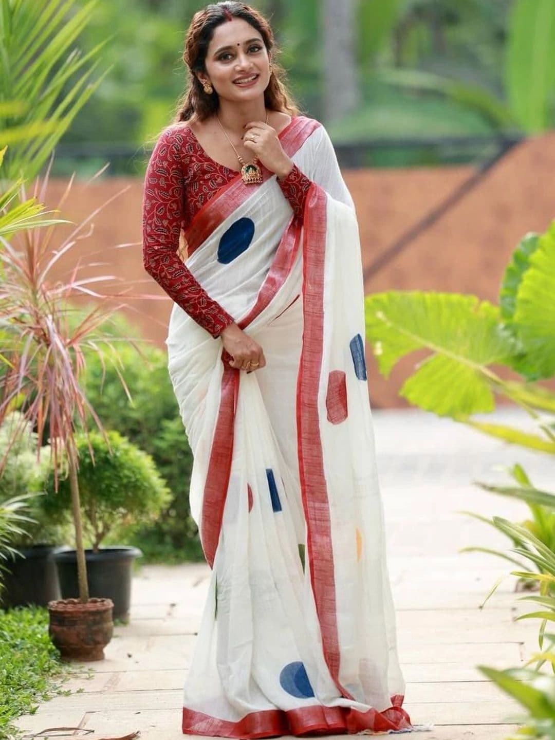 saneria silk Woven Design Linen Blend Taant Saree - view 1