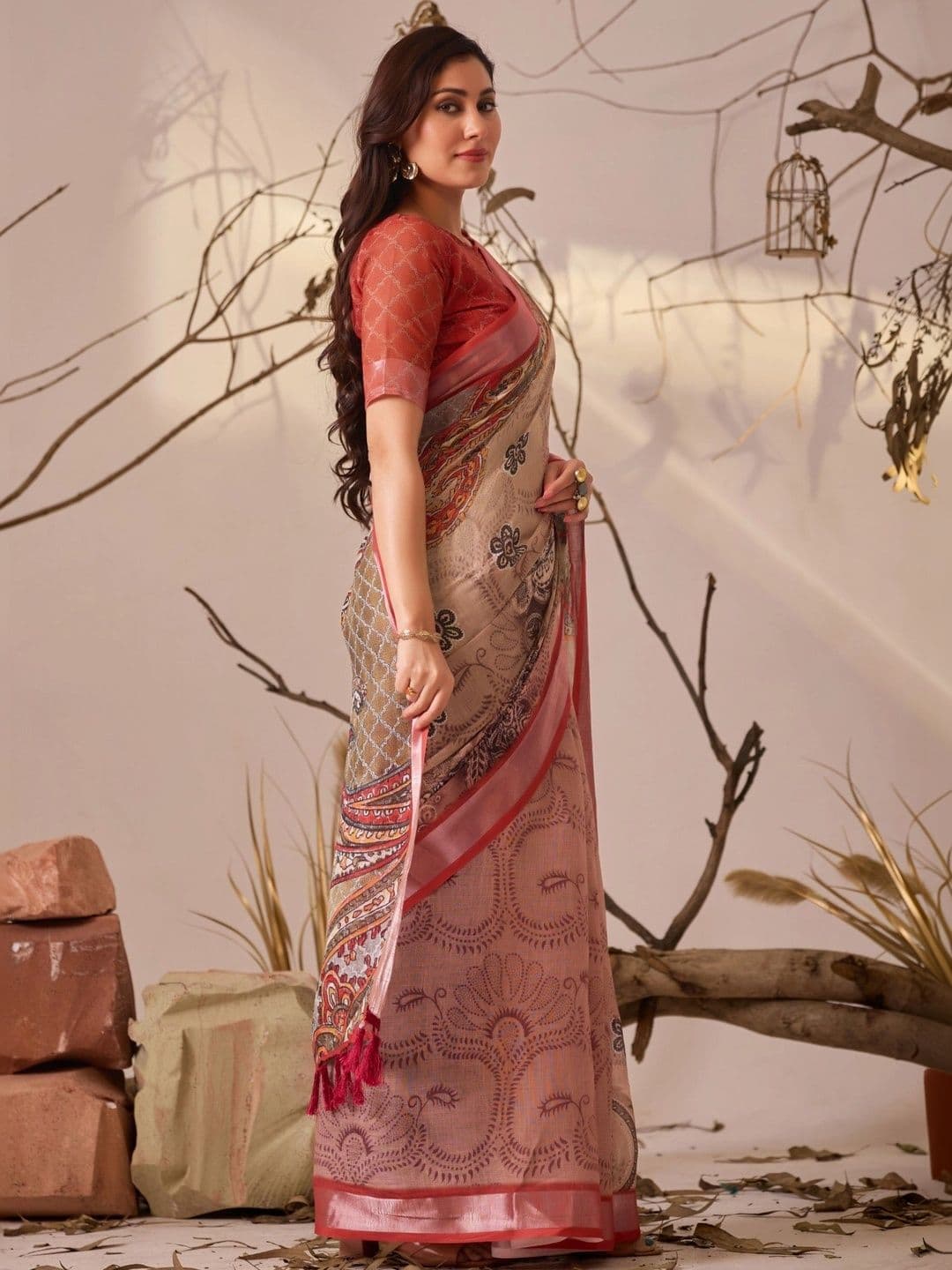 DIVASTRI Paisley Linen Blend Designer Patola Saree thumbnail 2