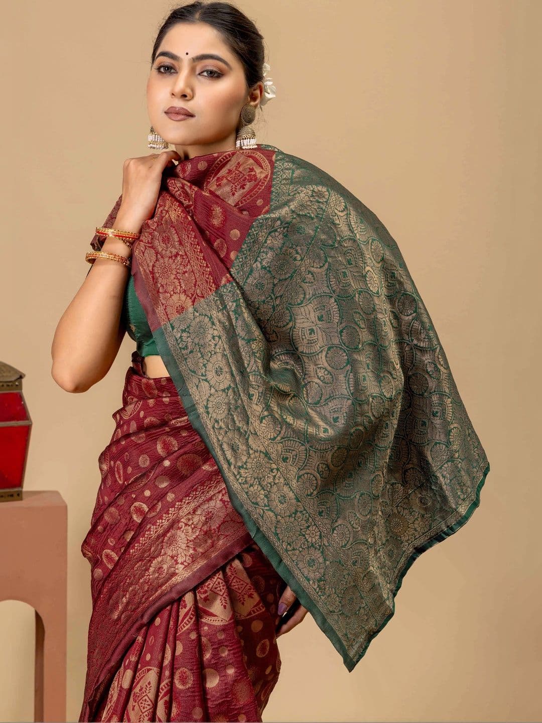 UMANTA Ethnic Motifs Zari Silk Blend Banarasi Saree thumbnail 6