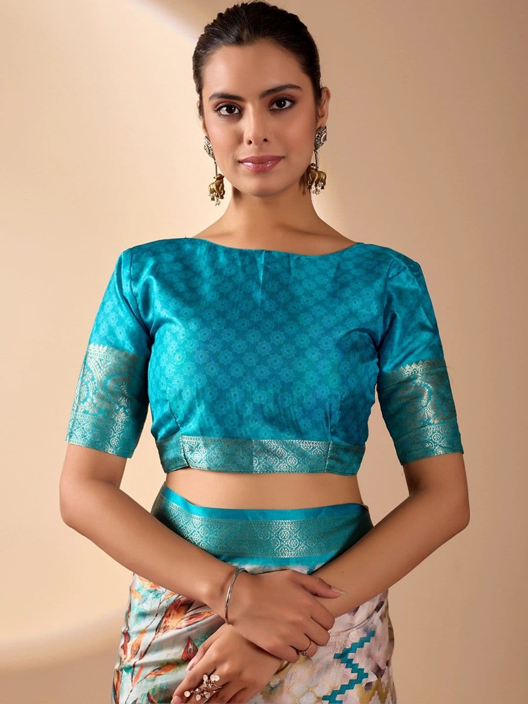 DIVASTRI Zari Silk Blend Designer Saree thumbnail 3