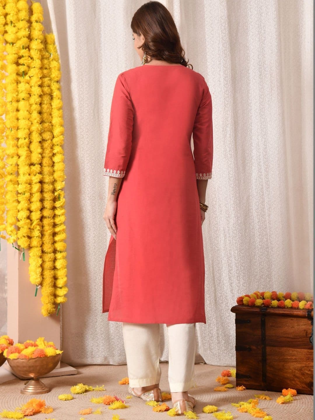 BKApparels Women Geometric Embroidered Thread Work Floral Kurta thumbnail 5