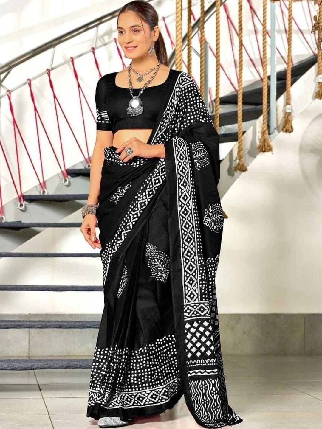 MITITA FASHION Women's Abstract Geometric Block Print Saree with Unstitched Blouse - view 1