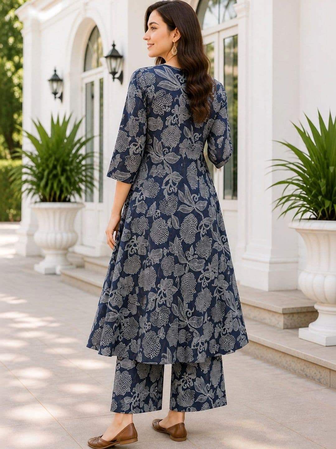 DSK STUDIO Women Floral Printed Regular Kurta with Palazzos thumbnail 4