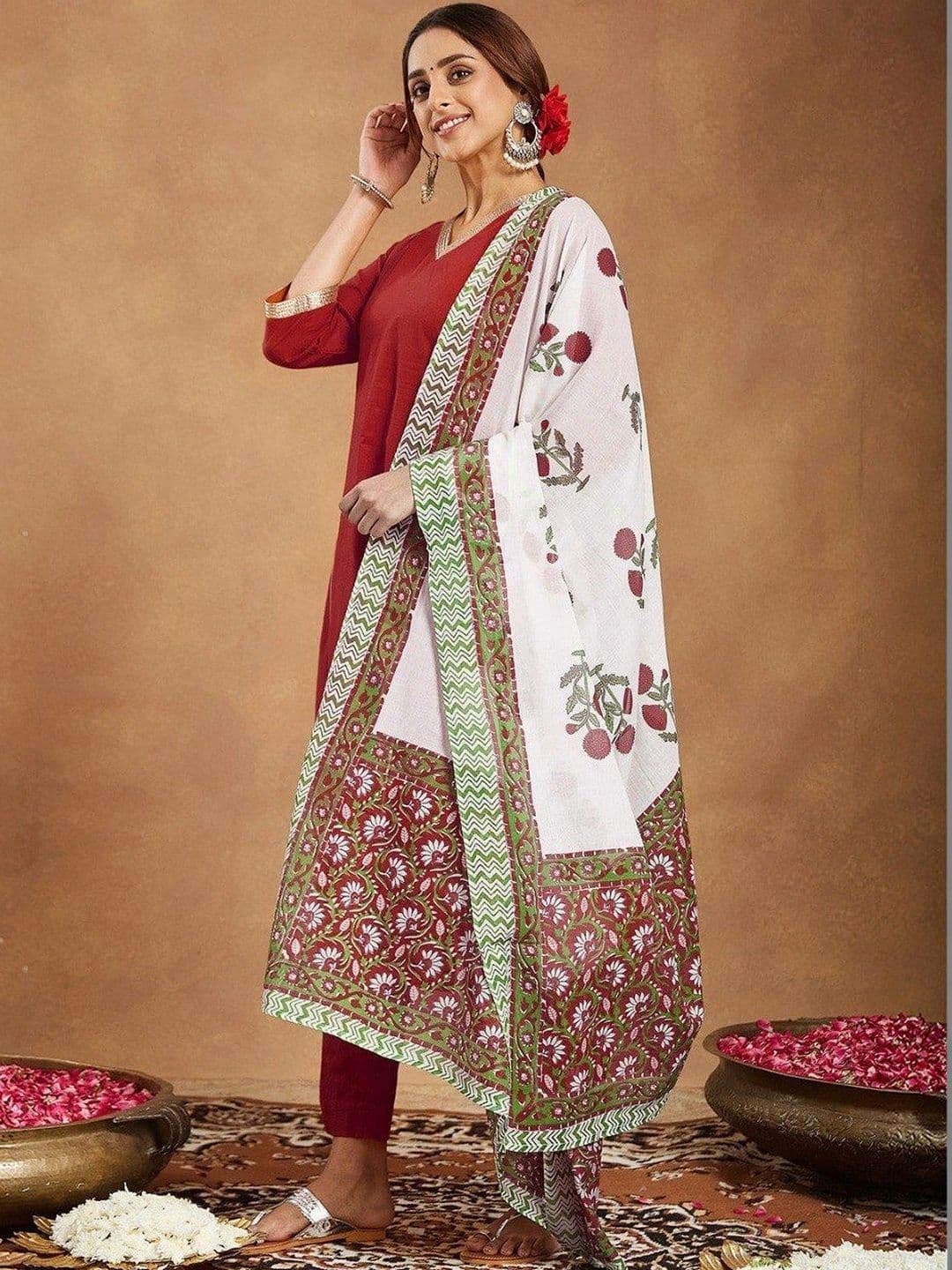 Trendy Kart2 Women Floral Regular Kurta with Trousers & With Dupatta thumbnail 2