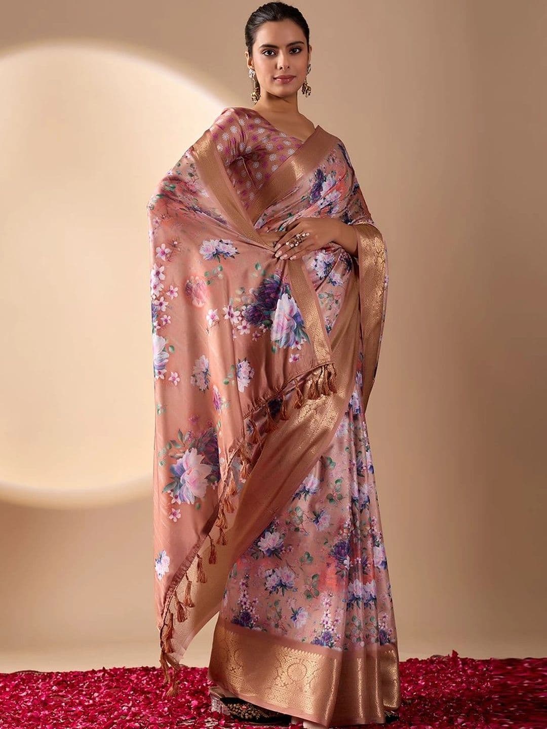 DIVASTRI Floral Zari Silk Blend Designer Saree thumbnail 4
