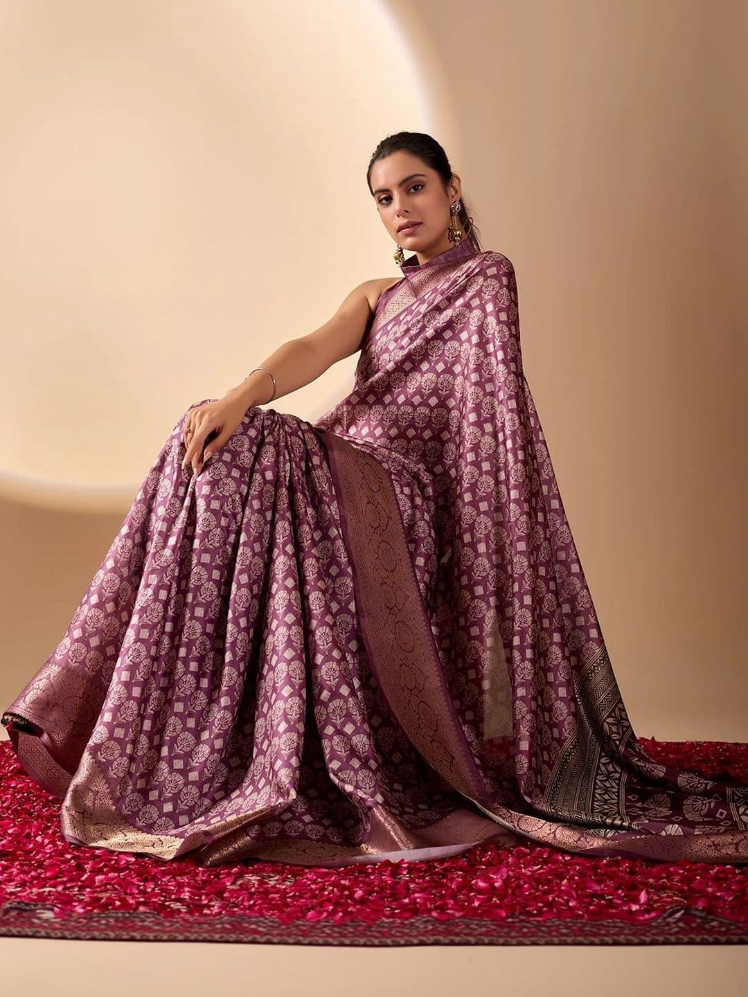 Mitera Zari Silk Blend Designer Saree thumbnail 6