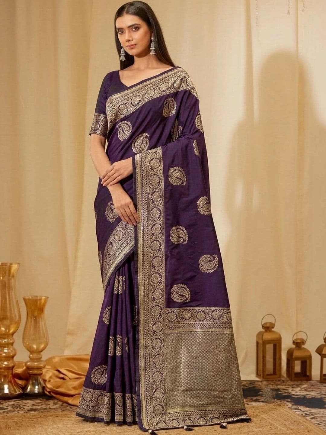 UMANTA Woven Design Zari Silk Blend Banarasi Saree - view 1