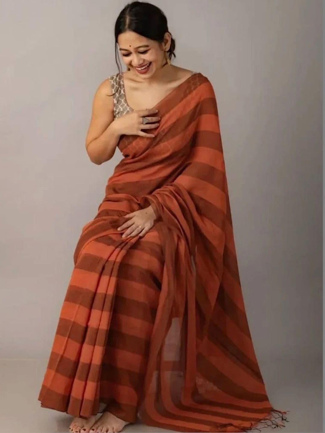 saneria silk Striped Linen Blend Taant Saree thumbnail 2