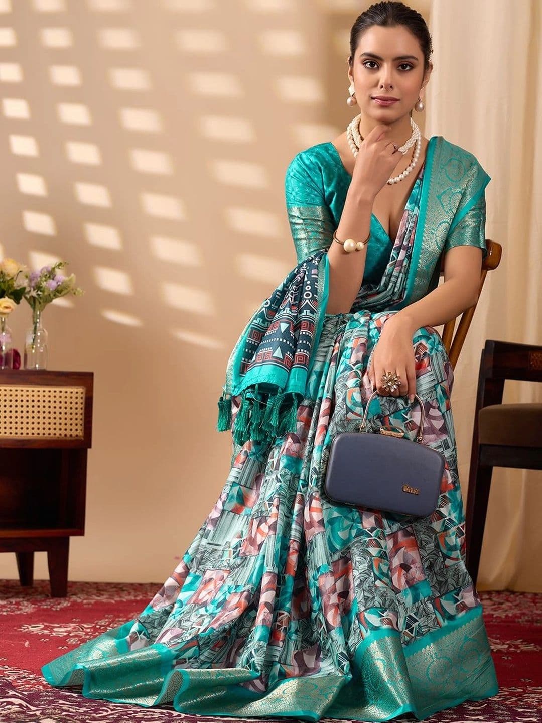 Mitera Zari Silk Blend Designer Saree thumbnail 3
