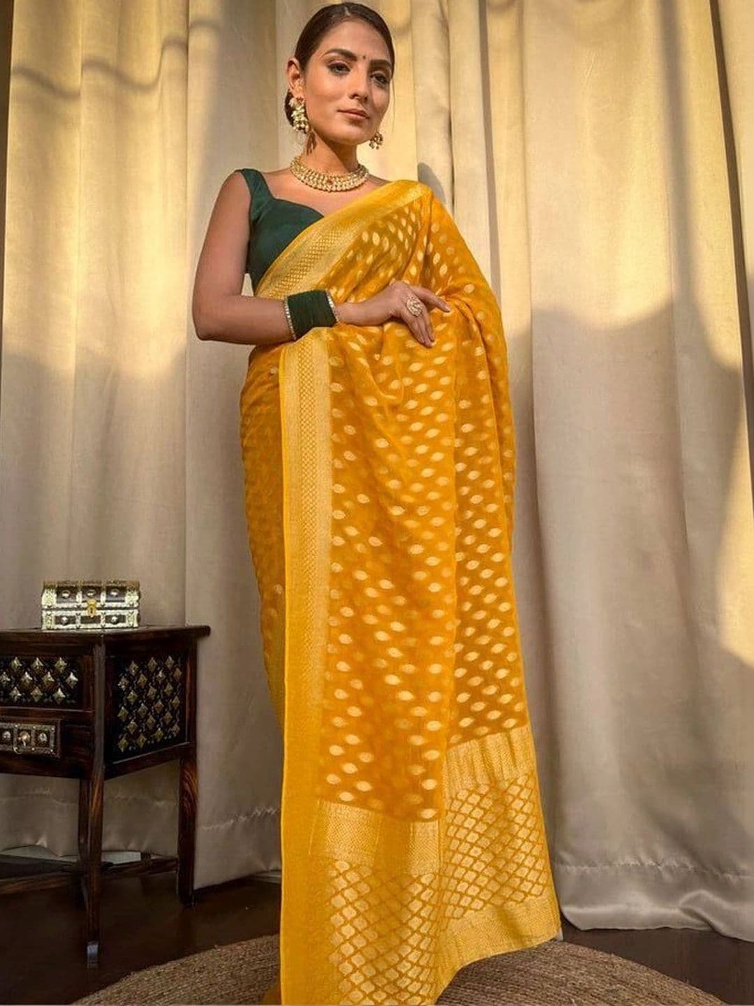 NARIVESH TRENDS Zari Silk Cotton Saree thumbnail 2