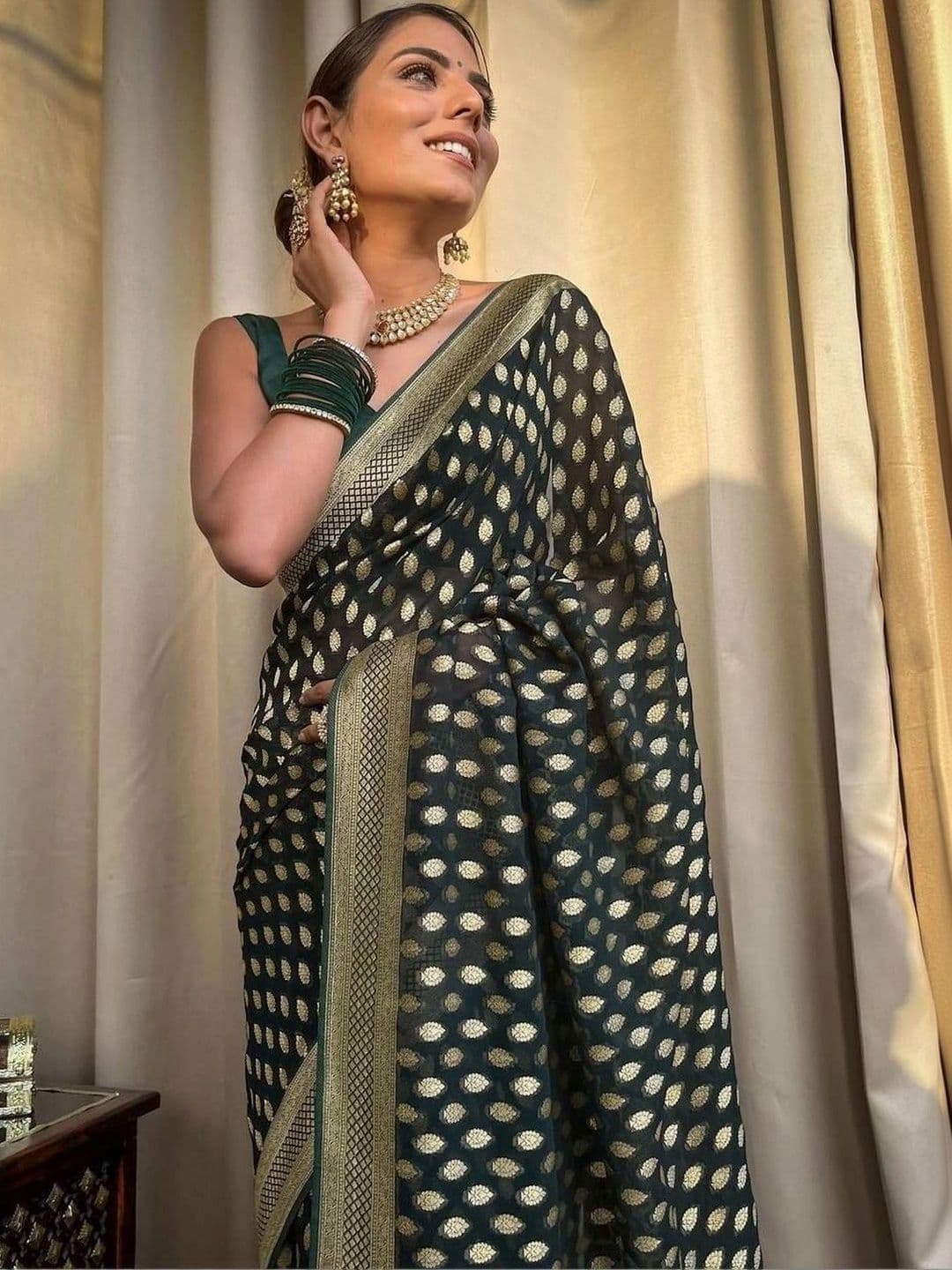 NARIVESH TRENDS Woven Design Zari Silk Cotton Saree thumbnail 3
