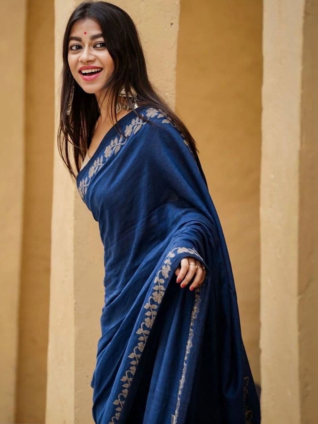 saneria silk Floral Linen Blend Bagru Saree thumbnail 2