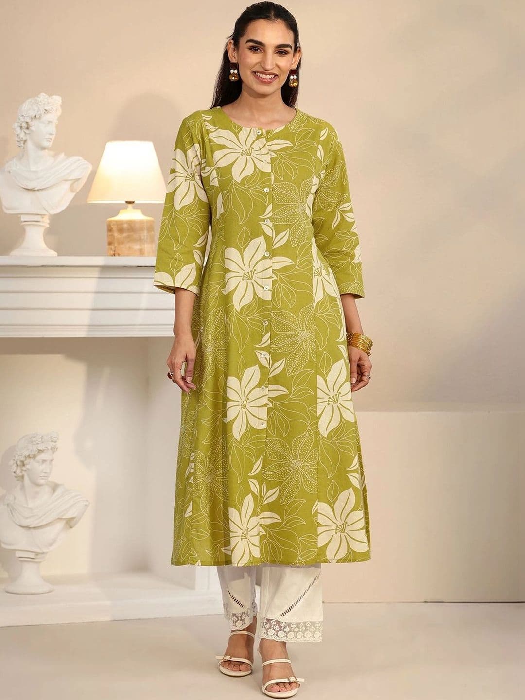 Libas Women Floral Printed Floral Kurta thumbnail 4