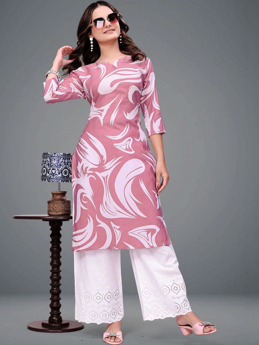 SHAIBO SAREE Women Floral Printed Crepe Kurta thumbnail 2