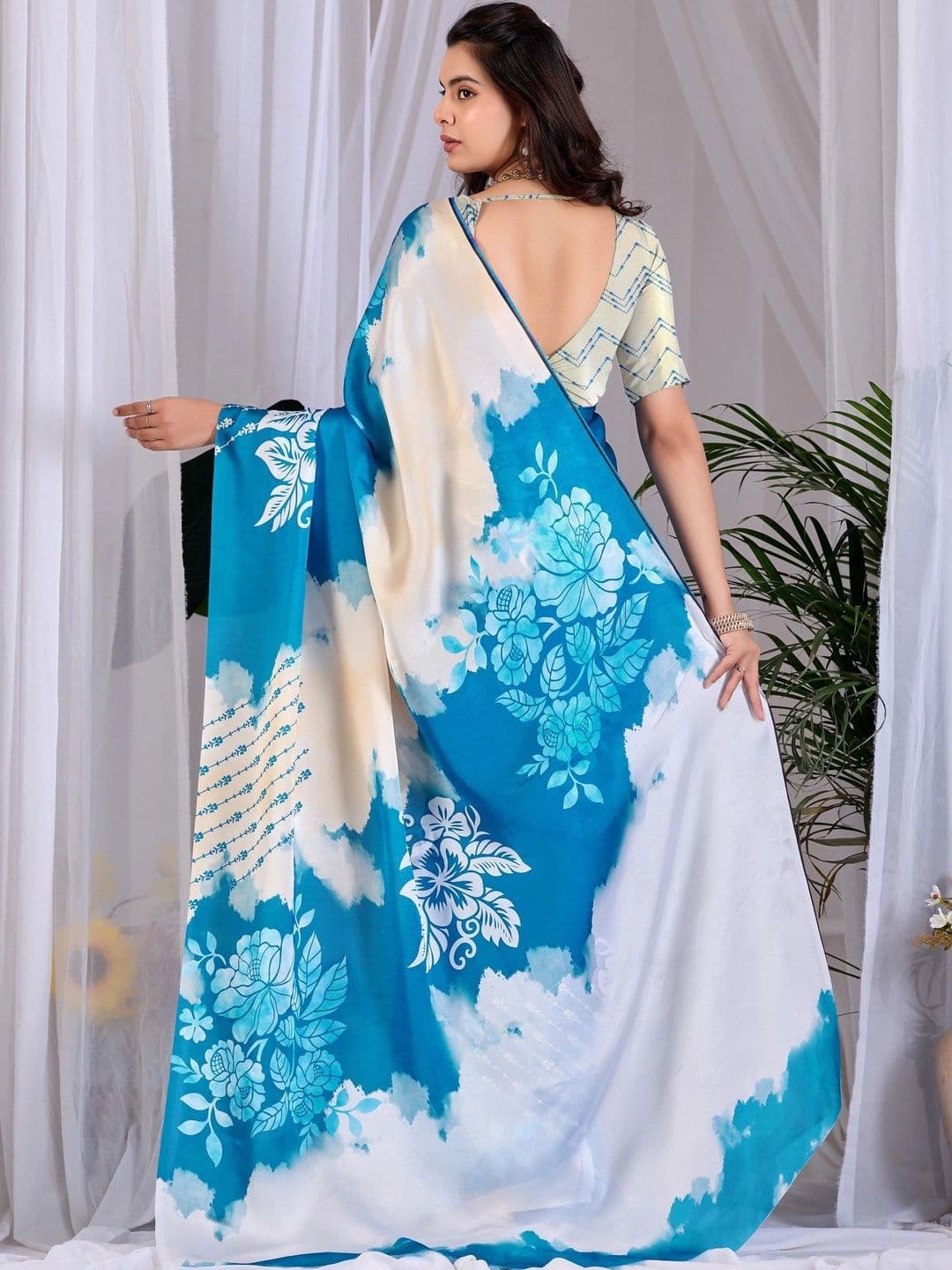 DIVASTRI Floral Satin Designer Saree thumbnail 7