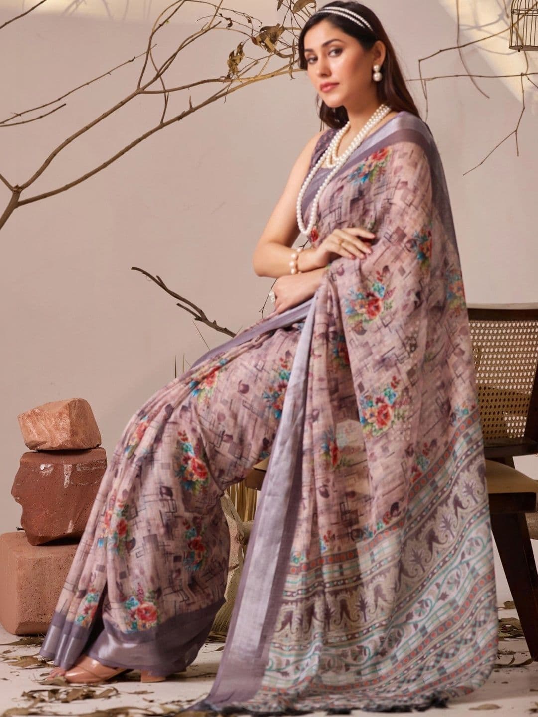 DIVASTRI Ethnic Motifs Linen Blend Designer Patola Saree thumbnail 4