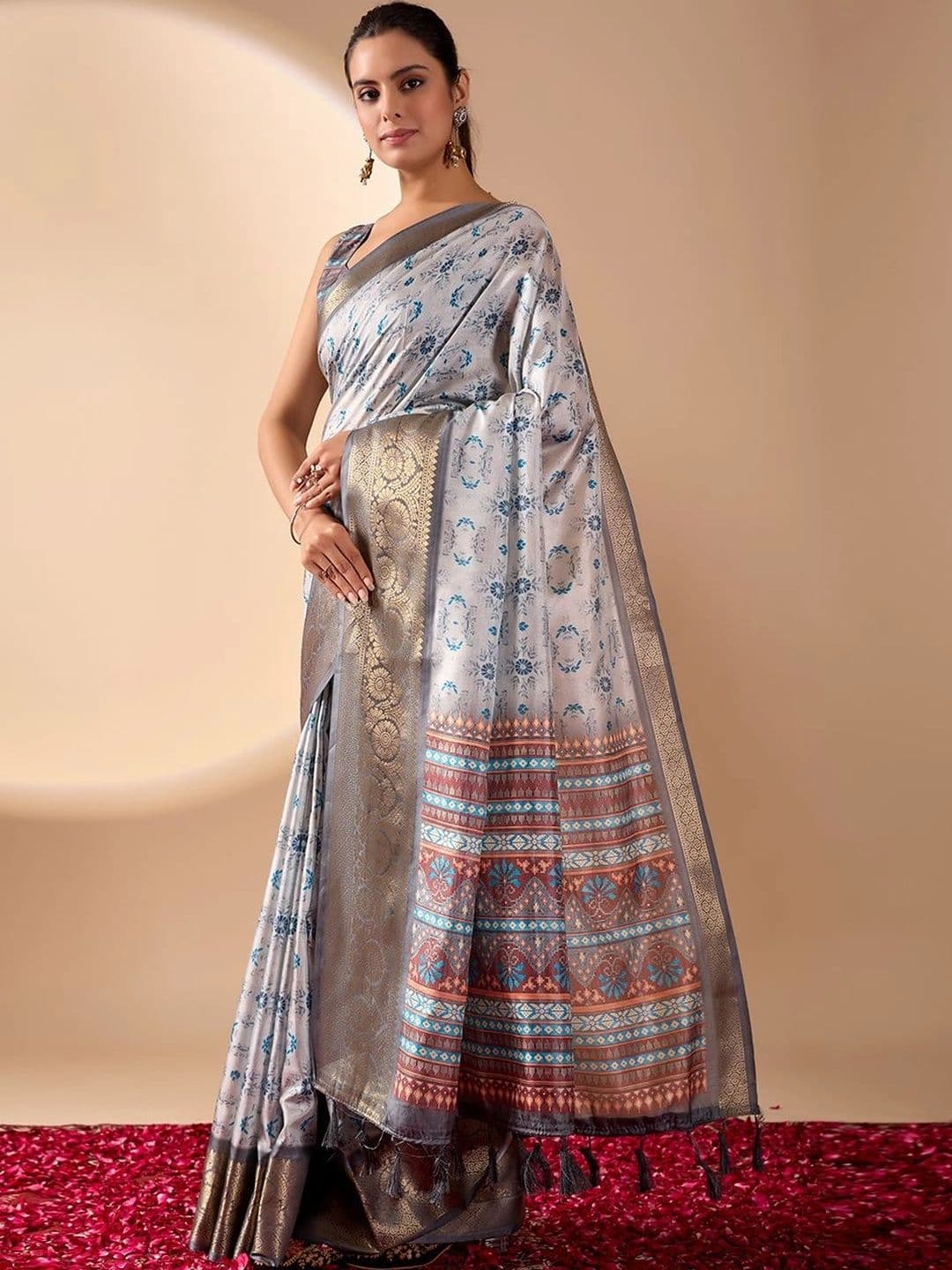 DIVASTRI Floral Zari Silk Blend Designer Saree thumbnail 7