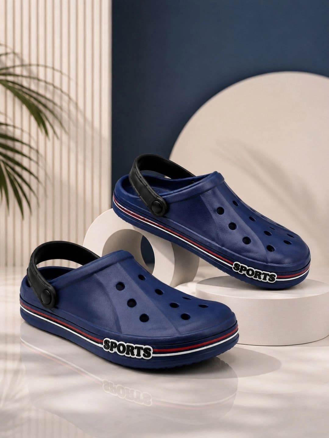 glitchez Men Colourblocked Clogs - view 1