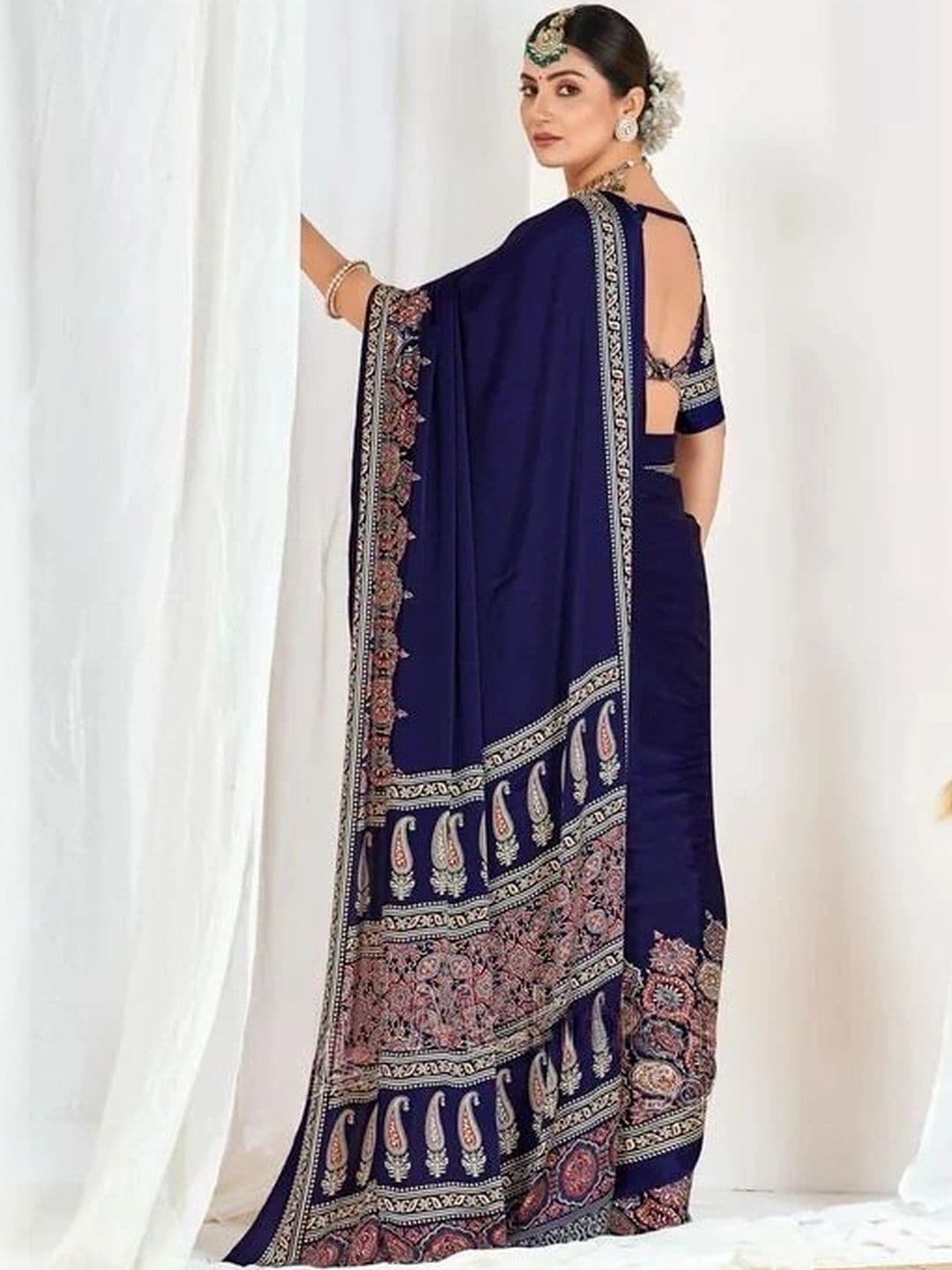 NARIVESH TRENDS Art Silk Saree thumbnail 5