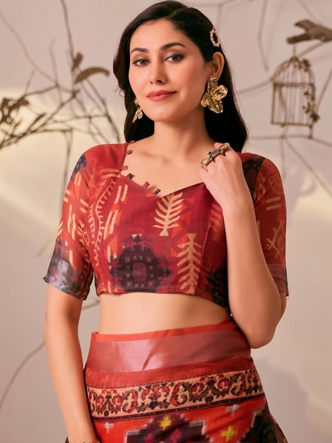 DIVASTRI Linen Blend Designer Patola Saree thumbnail 6