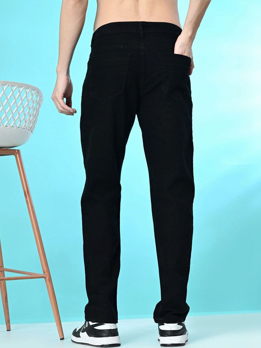 HERE&NOW Men's Jet Black Solid Mid-Rise 5-Pocket Straight Fit Jeans thumbnail 4