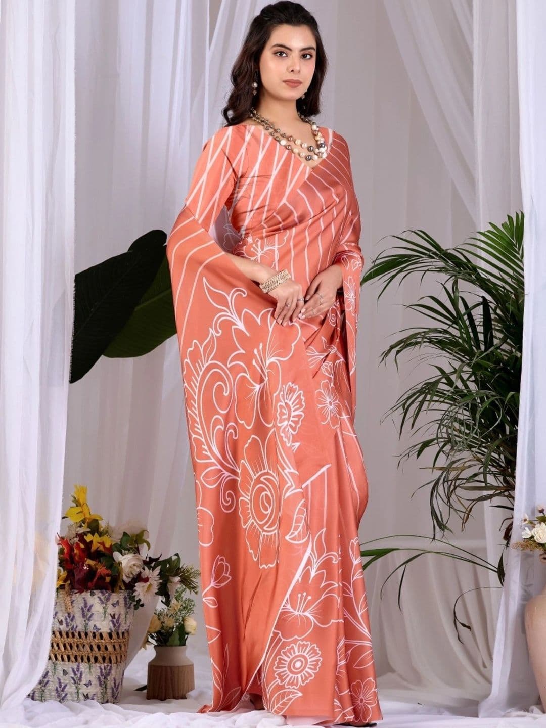 DIVASTRI Floral Designer Saree thumbnail 7