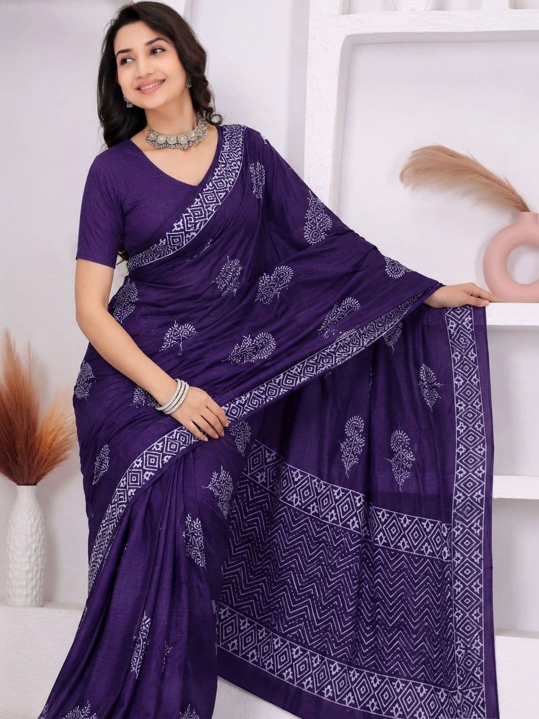 Mitita Fashion Women Purple Floral & Geometric Block Print Cotton Saree With Unstitched thumbnail 2