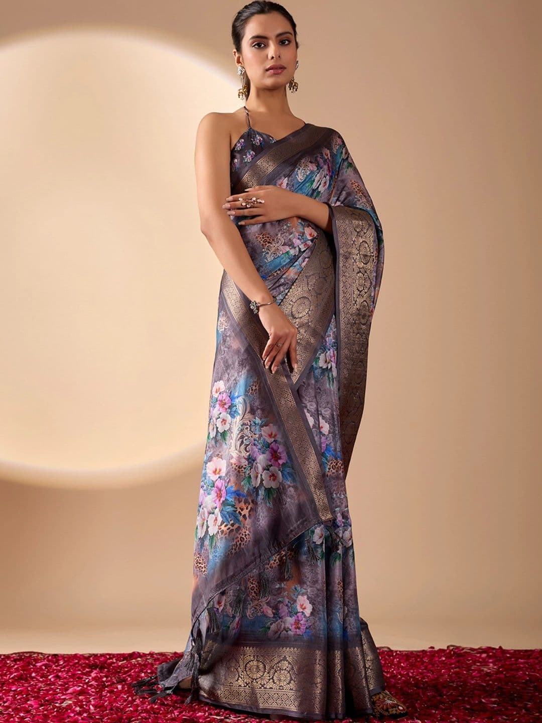 DIVASTRI Floral Zari Silk Blend Designer Saree thumbnail 4
